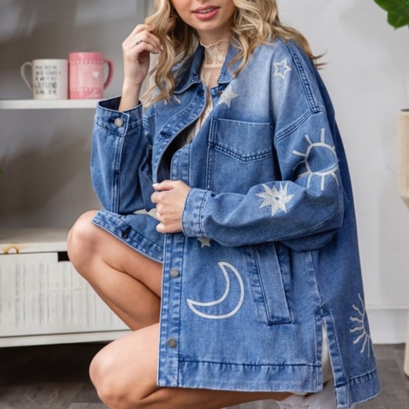 Veveret Medium Wash Sun Star Moon Embroidered Denim Jean Jacket - Picture 2 of 8